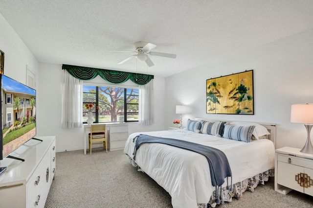 19 STRATFORD Drive E Unit F, Boynton Beach, FL 33436