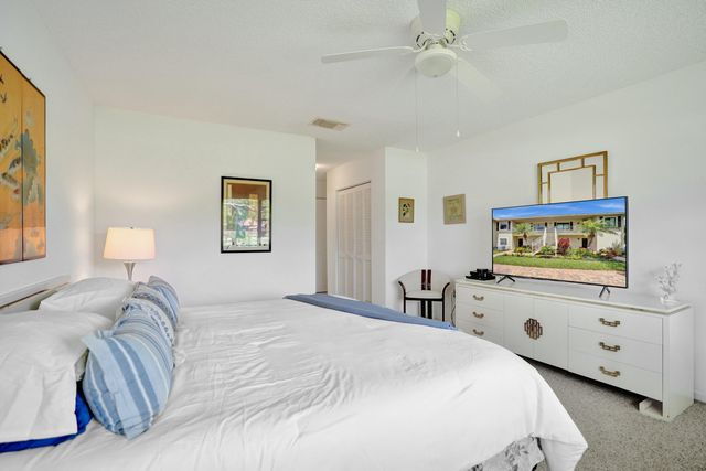 19 STRATFORD Drive E Unit F, Boynton Beach, FL 33436