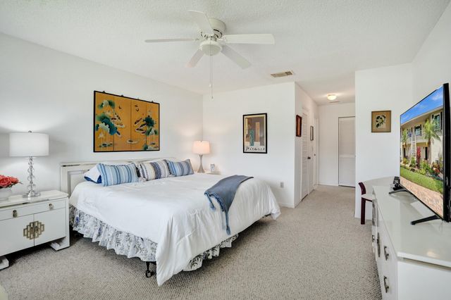 19 STRATFORD Drive E Unit F, Boynton Beach, FL 33436