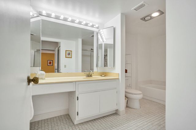 19 STRATFORD Drive E Unit F, Boynton Beach, FL 33436