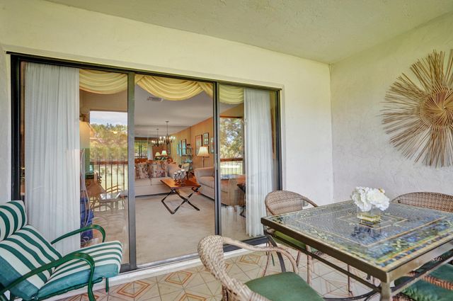 19 STRATFORD Drive E Unit F, Boynton Beach, FL 33436