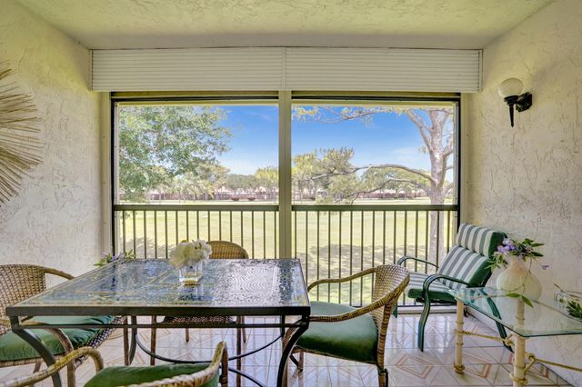 19 STRATFORD Drive E Unit F, Boynton Beach, FL 33436