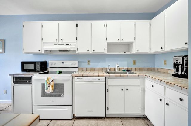19 STRATFORD Drive E Unit F, Boynton Beach, FL 33436