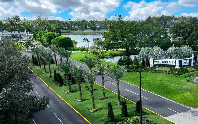 19 STRATFORD Drive E Unit F, Boynton Beach, FL 33436