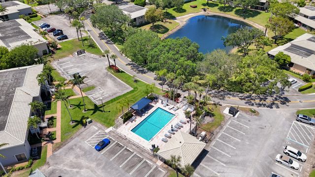 19 STRATFORD Drive E Unit F, Boynton Beach, FL 33436