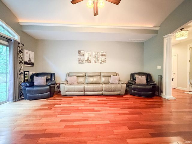 9020 Pierce Drive, Evansville, IN 47725