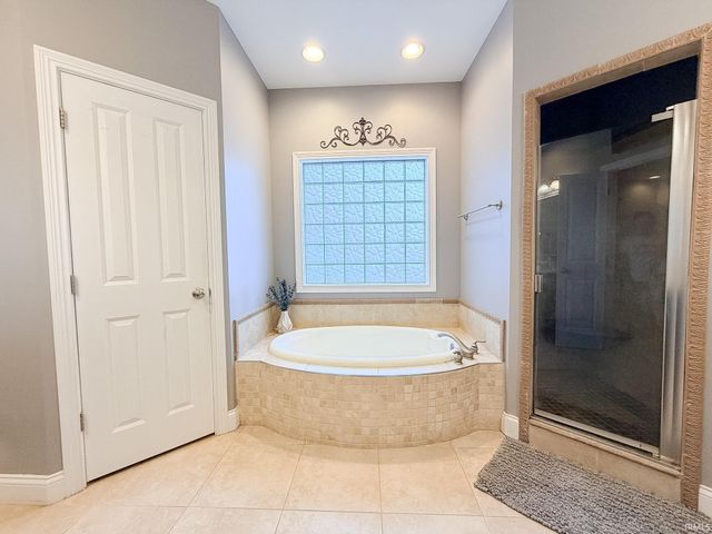 9020 Pierce Drive, Evansville, IN 47725