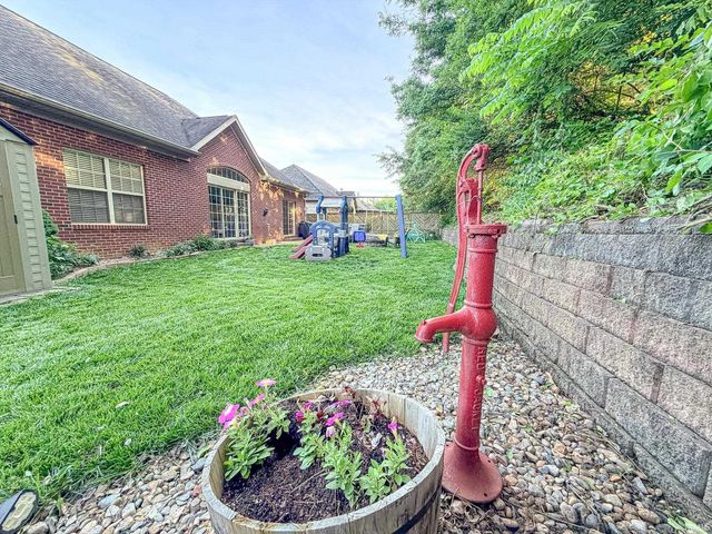 9020 Pierce Drive, Evansville, IN 47725