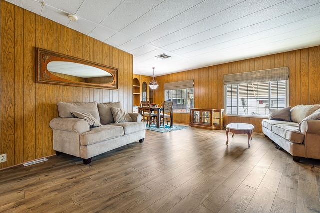 2706 W Ashlan Ave Spc 115, Fresno, CA 93705