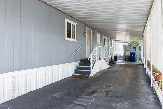 2706 W Ashlan Ave Spc 115, Fresno, CA 93705