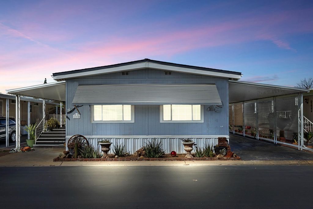 2706 W Ashlan Ave Spc 115, Fresno, CA 93705