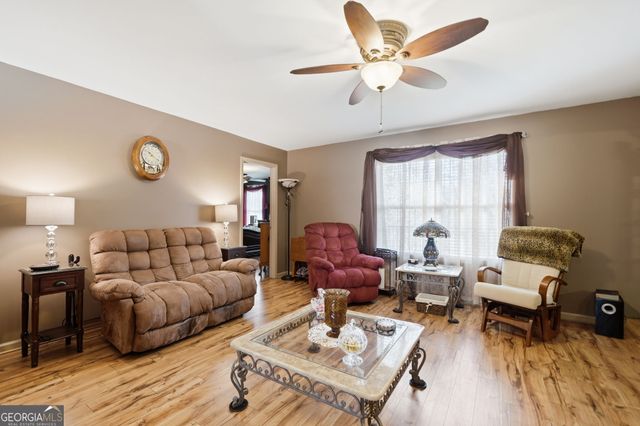 64 Pin Oak Lane, Ellijay, GA 30540