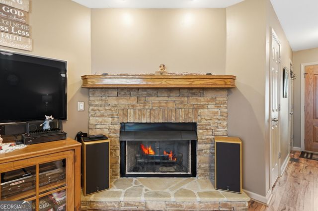 64 Pin Oak Lane, Ellijay, GA 30540