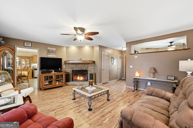 64 Pin Oak Lane, Ellijay, GA 30540