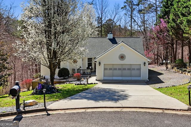 64 Pin Oak Lane, Ellijay, GA 30540