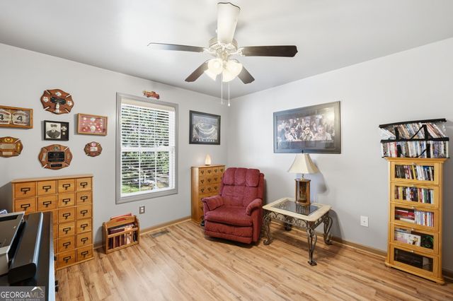 64 Pin Oak Lane, Ellijay, GA 30540