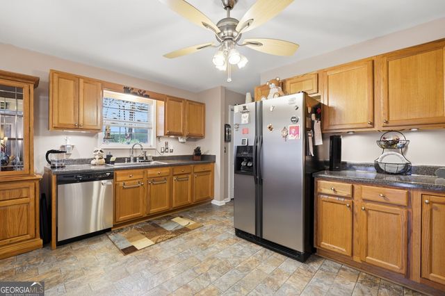 64 Pin Oak Lane, Ellijay, GA 30540