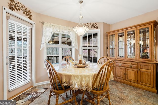 64 Pin Oak Lane, Ellijay, GA 30540