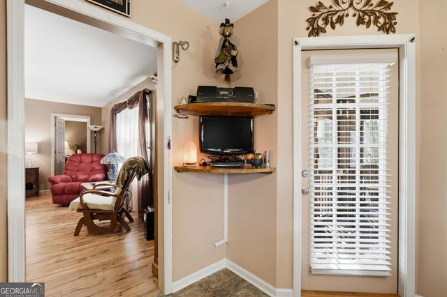 64 Pin Oak Lane, Ellijay, GA 30540