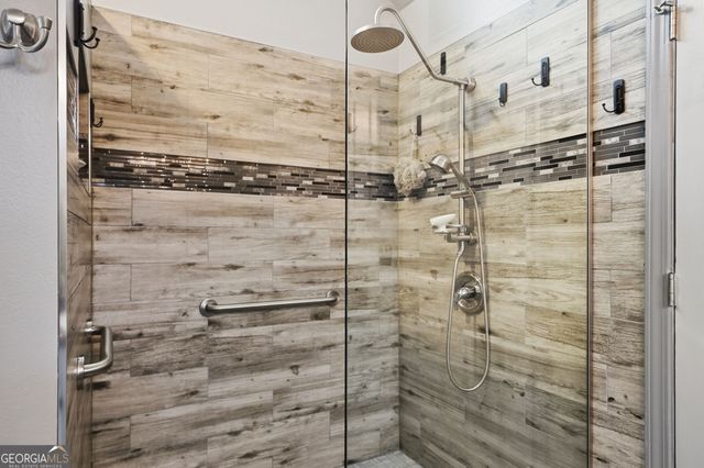 64 Pin Oak Lane, Ellijay, GA 30540