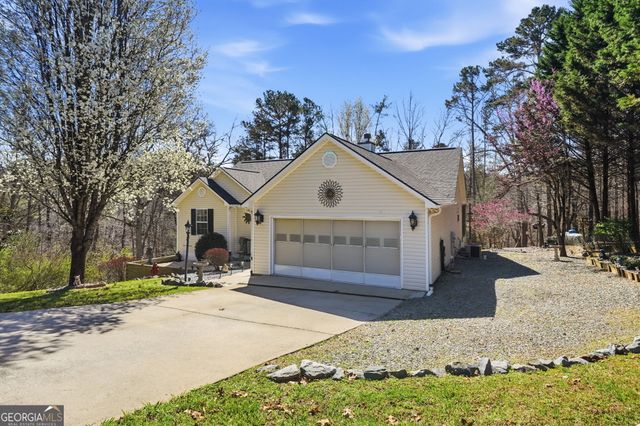 64 Pin Oak Lane, Ellijay, GA 30540