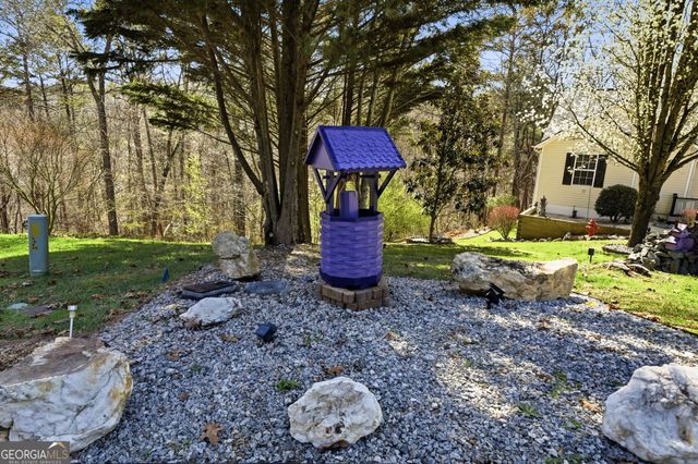 64 Pin Oak Lane, Ellijay, GA 30540