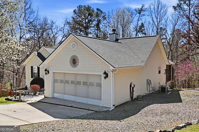 64 Pin Oak Lane, Ellijay, GA 30540