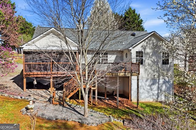64 Pin Oak Lane, Ellijay, GA 30540