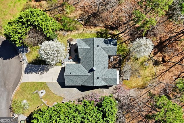 64 Pin Oak Lane, Ellijay, GA 30540