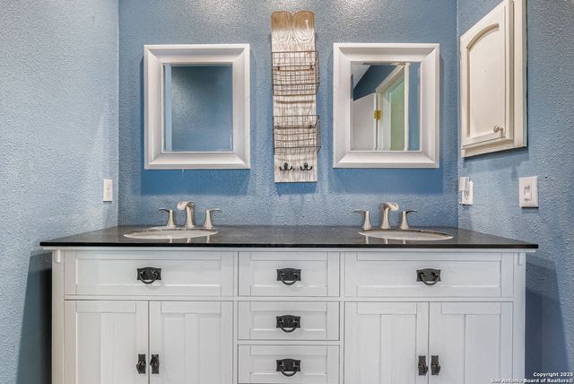 3215 Morning Crk, San Antonio, TX 78247