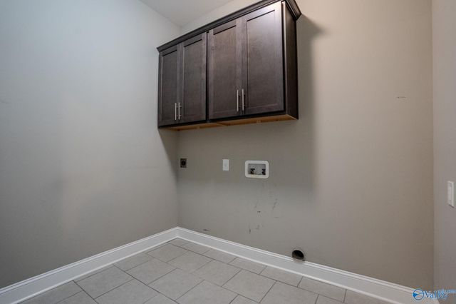 264 Willow Bank Circle, Decatur, AL 35603