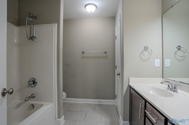 264 Willow Bank Circle, Decatur, AL 35603