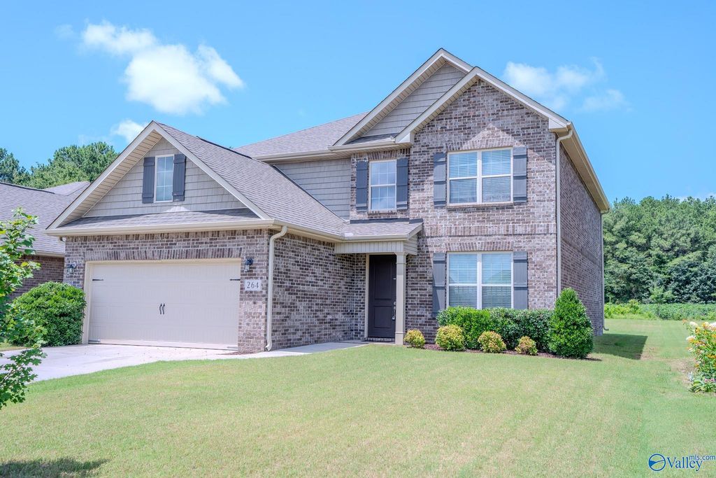 264 Willow Bank Circle, Decatur, AL 35603