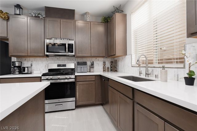 9719 Zircon Cliff Avenue, Las Vegas, NV 89148