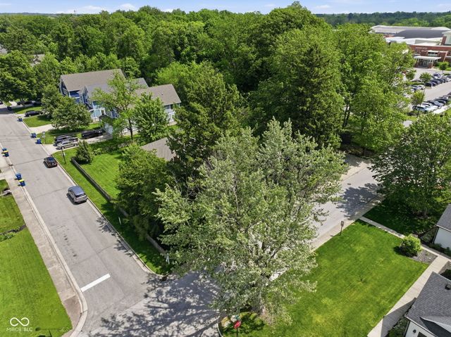 320 2nd Street NE, Carmel, IN 46032