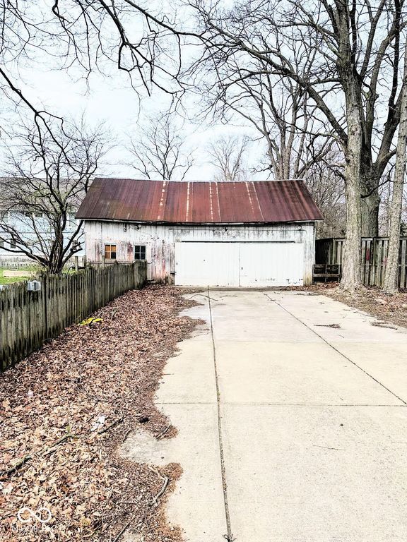 320 2nd Street NE, Carmel, IN 46032