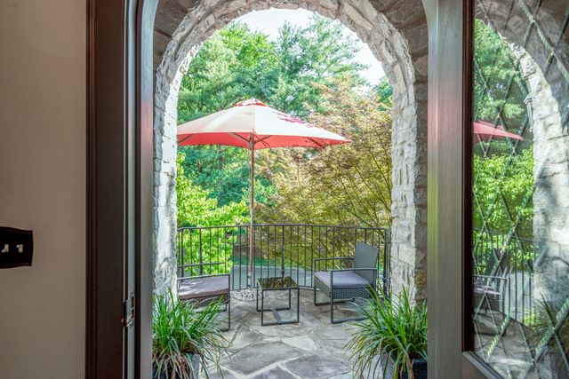 55 Whitworth Blvd, Nashville, TN 37205