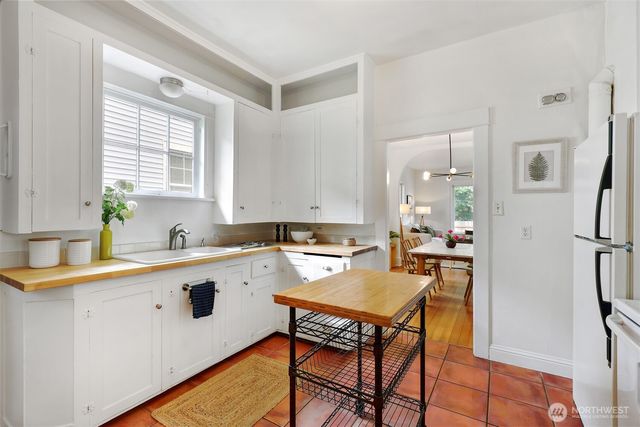 1117 N 84th Street, Seattle, WA 98103