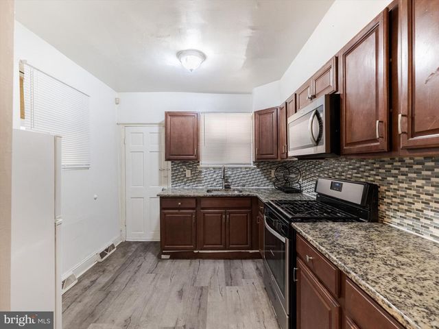 2442 S SHERIDAN ST, Philadelphia, PA 19148