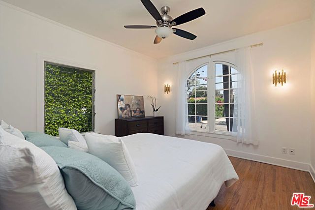 9015 Rosewood Avenue, West Hollywood, CA 90048