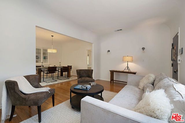 9015 Rosewood Avenue, West Hollywood, CA 90048