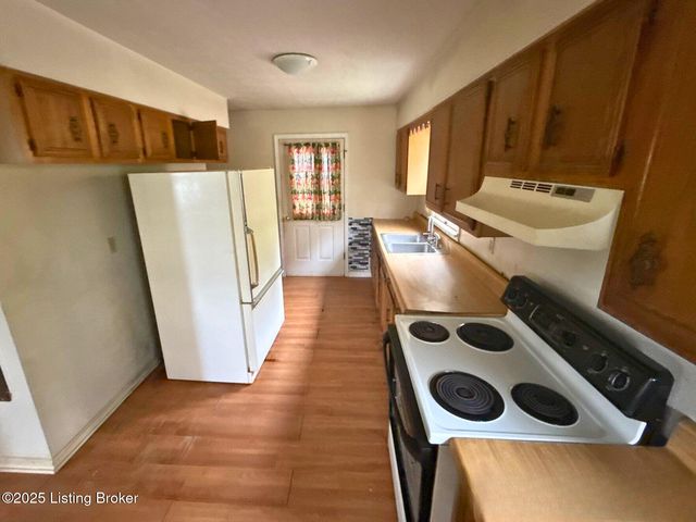 2730 Garrett Rd, Ekron, KY 40117