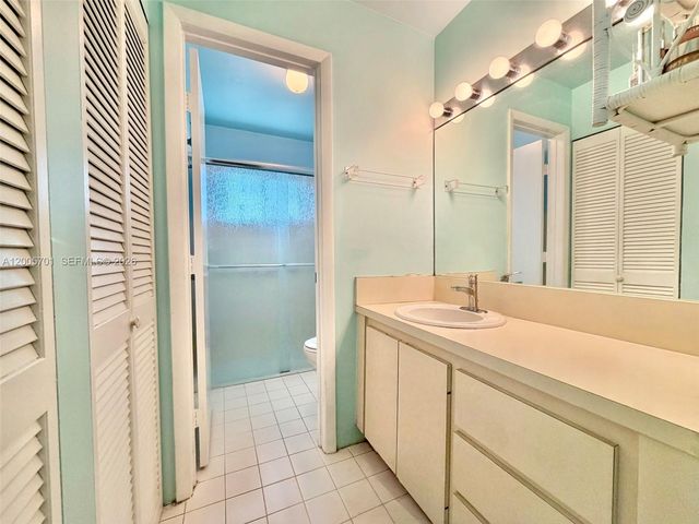 1698 NE 177th St, North Miami Beach, FL 33162