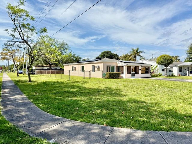 1698 NE 177th St, North Miami Beach, FL 33162