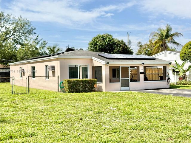 1698 NE 177th St, North Miami Beach, FL 33162