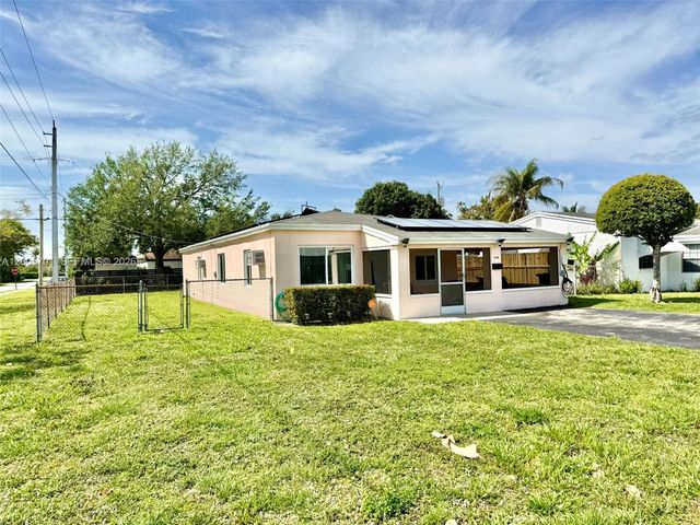 1698 NE 177th St, North Miami Beach, FL 33162