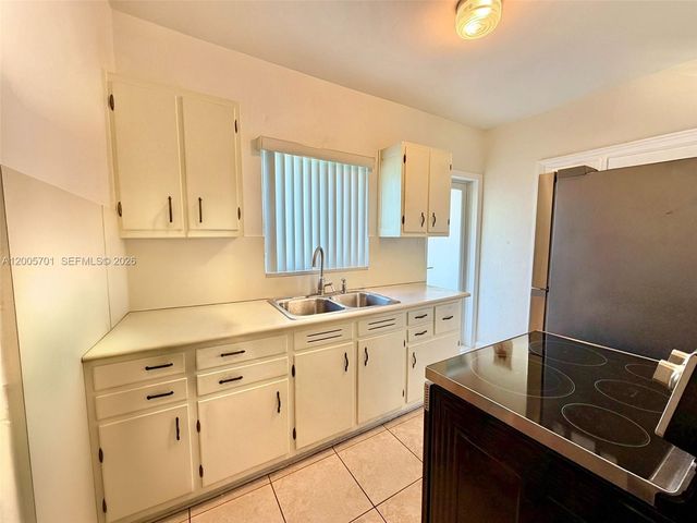 1698 NE 177th St, North Miami Beach, FL 33162