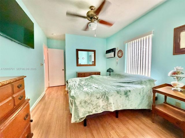 1698 NE 177th St, North Miami Beach, FL 33162