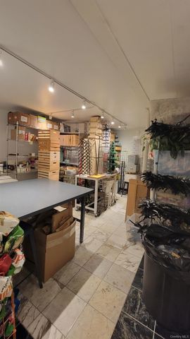 3215 33 Street, Astoria, NY 11106