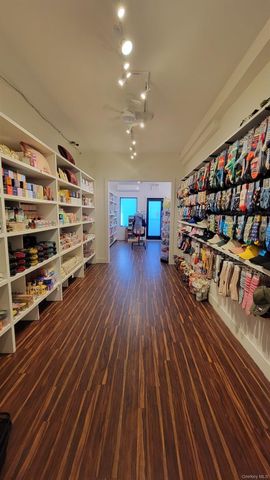 3215 33 Street, Astoria, NY 11106